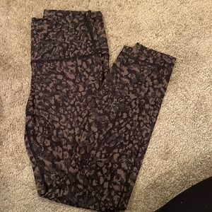 Lululemon size 6 leggings